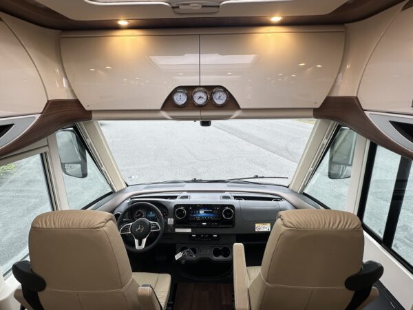 Carthago chic s-plus I 64 XL mercedes 6.7t - Image 6
