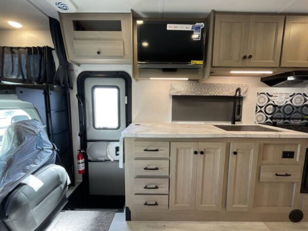 2024 Lomond Campers Renault Trafic Sport - Image 7