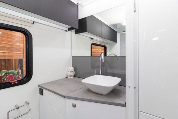Avida Motorhome – Birdsville C7454SL - Image 6
