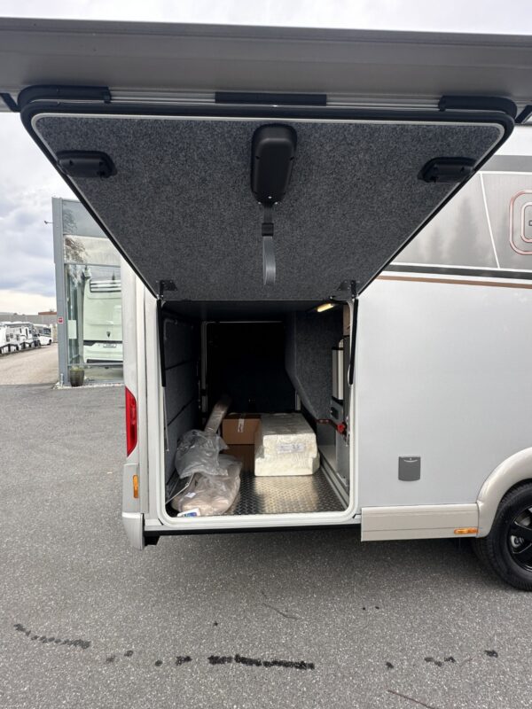 Carthago chic s-plus I 64 XL mercedes 6.7t - Image 13