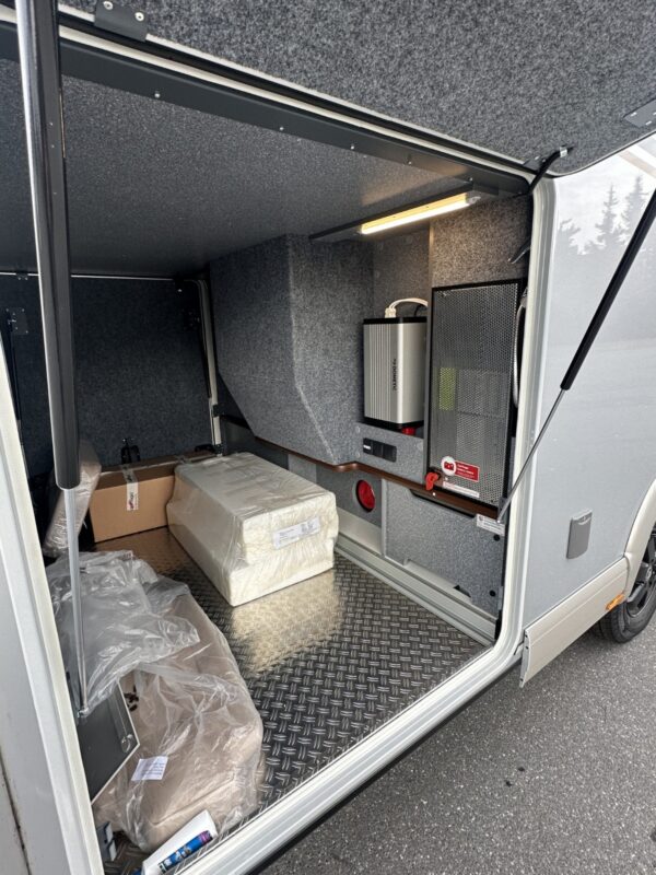 Carthago chic s-plus I 64 XL mercedes 6.7t - Image 12