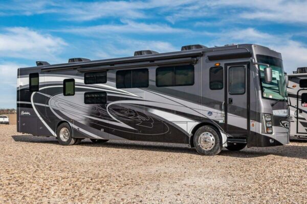 FOREST RIVER BERKSHIRE XL 40C