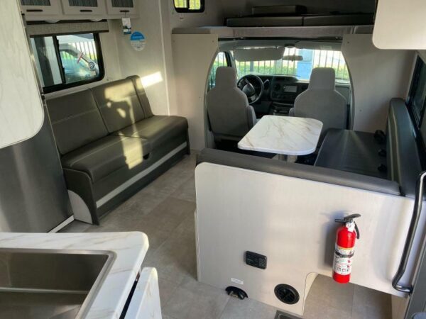 COACHMEN FREELANDER 29KB - Image 6