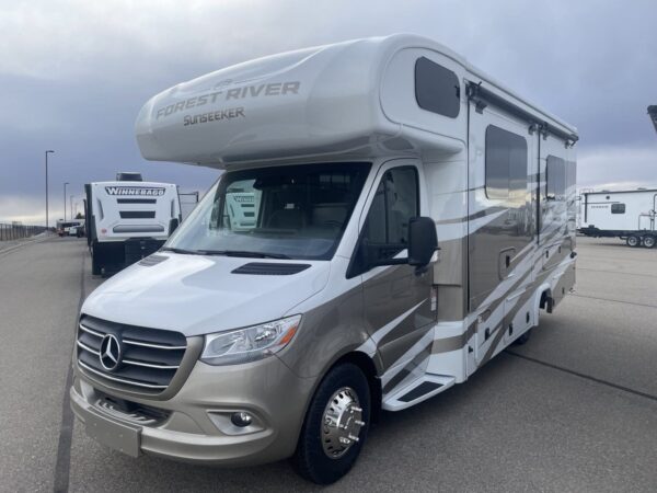 2024 Forest River SUNSEEKER 2400B - Image 3
