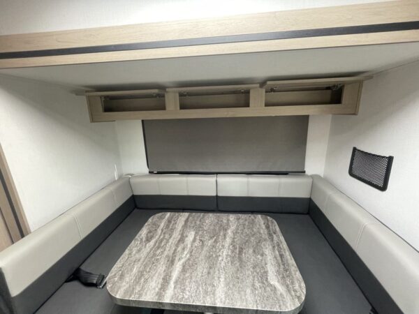 2024 Forest River SUNSEEKER 2400B - Image 7